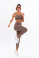 Conjunto Feminino Fitness Básico Calças e Top - Coffe