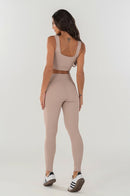 Conjunto Feminino Fitness Top e Calças - Amêndoa