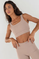 Conjunto Feminino Fitness Top e Shorts - Amêndoa