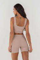 Conjunto Feminino Fitness Top e Shorts - Amêndoa